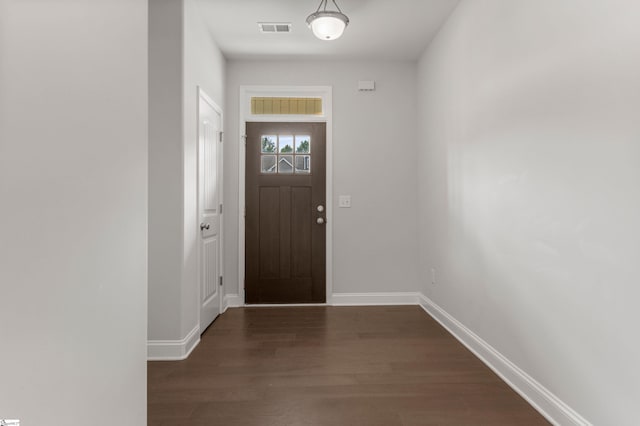 138 Rushing Creek Ln, Piedmont, SC 29673 - entryway featuring dark wood-style floors and baseboards