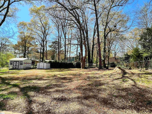 204 Sherondale Ln, Simpsonville, SC 29680 - view of yard featuring a storage shed