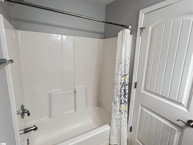 204 Sherondale Ln, Simpsonville, SC 29680 - bathroom featuring shower / bathtub combination with curtain