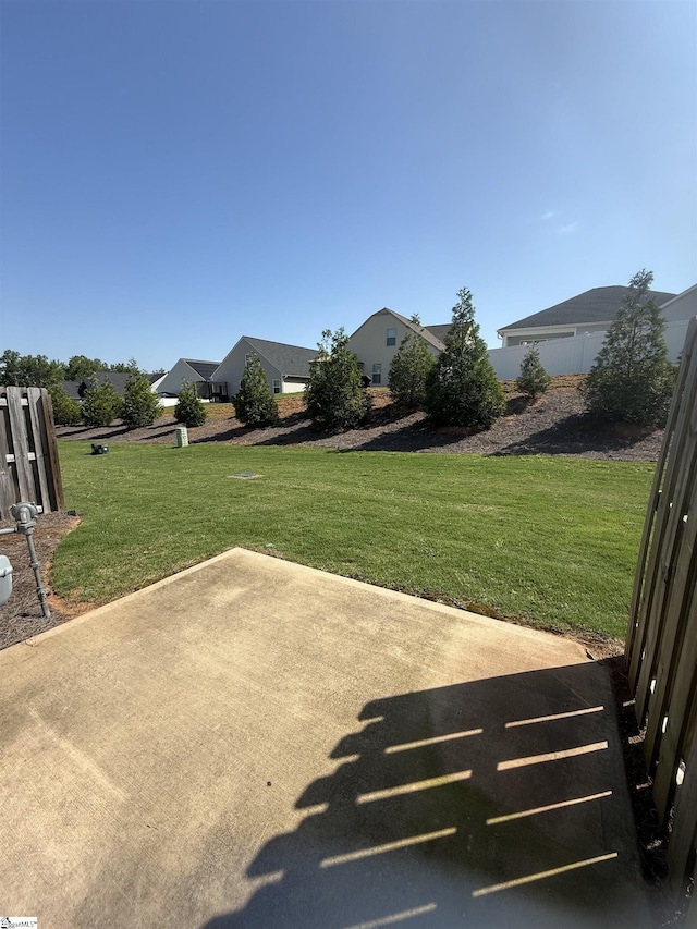 158 Clingstone Trl, Duncan, SC 29334 - view of grassy yard with a patio