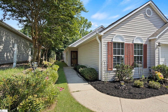 17 Lantern Ln, Greer, SC 29651 - view of side of property with a garage