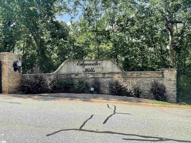 461 Overlook Dr, Fair Play, SC 29643