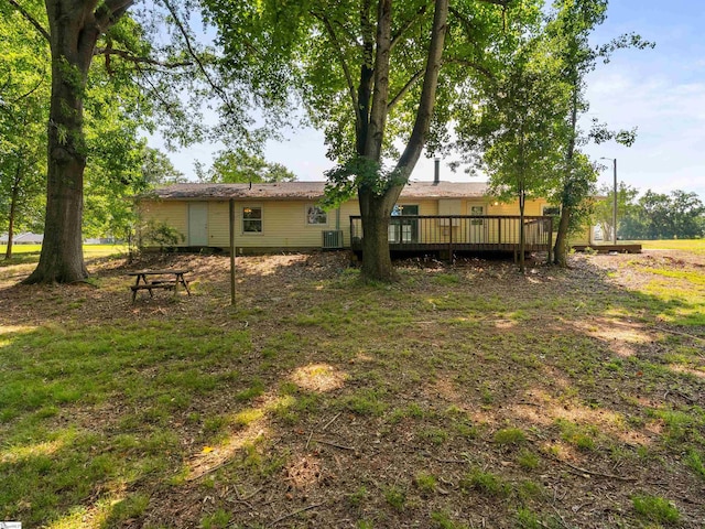 113 Commodore Dr, Duncan, SC 29334 - view of yard with a deck