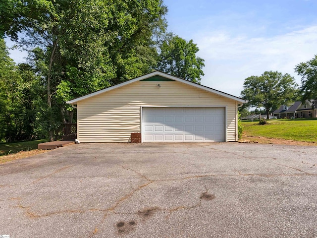 113 Commodore Dr, Duncan, SC 29334 - view of detached garage