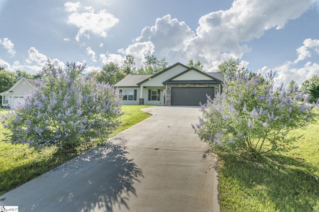 121 Stanmoore Dr, Anderson, SC 29621 - single story home featuring concrete driveway, a garage, and a front lawn