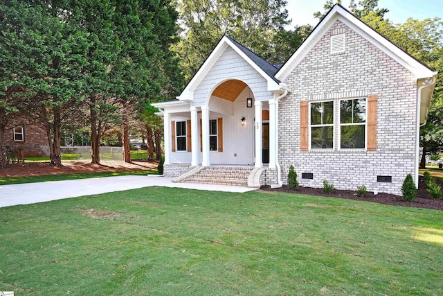 72 Seminole Dr, Simpsonville, SC 29680 - view of front facade with a front lawn, crawl space, and brick siding