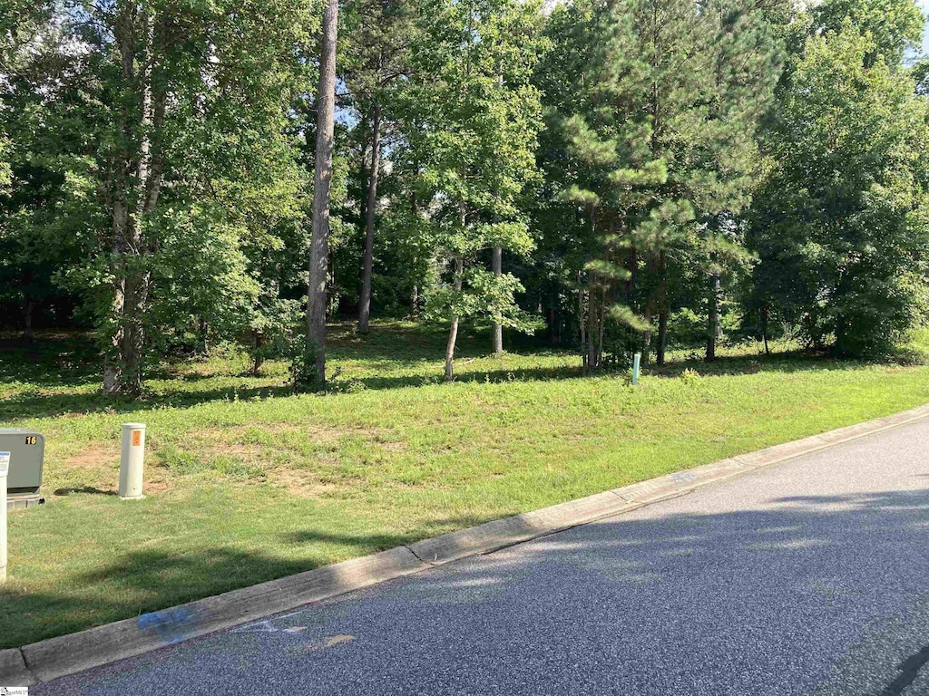 302 Signature Dr, Travelers Rest, SC 29690