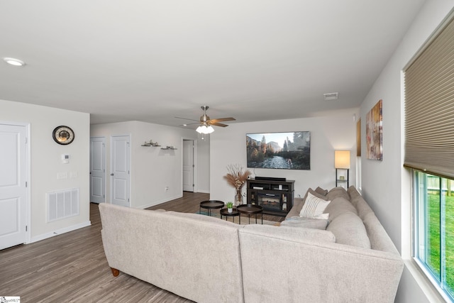 140 Barrington Creek Rd, Piedmont, SC 29673 - living area featuring wood finished floors and ceiling fan