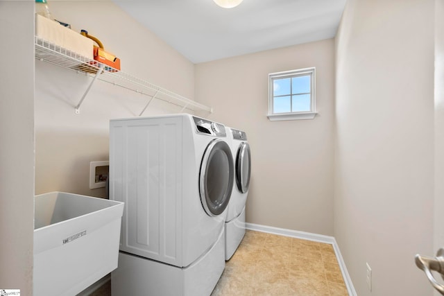202 Princeton Dr, Duncan, SC 29334 - laundry room with washer and clothes dryer and baseboards
