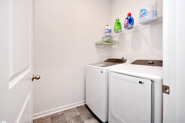 805 Colmore Trl, Lyman, SC 29365 - laundry room featuring washer and clothes dryer and baseboards