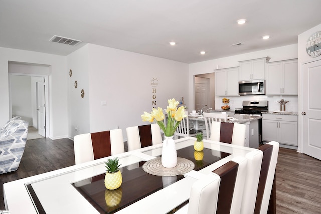 805 Colmore Trl, Lyman, SC 29365 - dining space featuring dark wood-style floors and recessed lighting