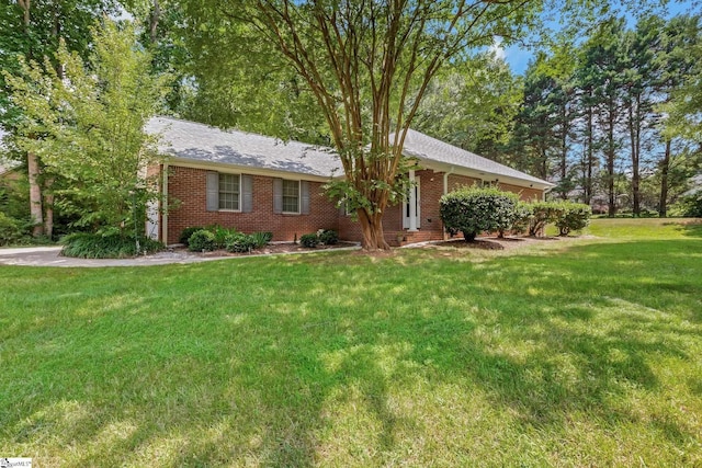 415 N Pond View Dr, Duncan, SC 29334 - ranch-style house featuring a front lawn and brick siding