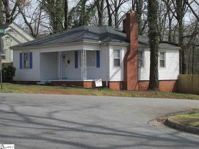 view of front of house featuring covered porch