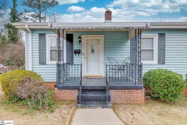 view of front facade featuring a porch