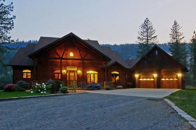 view of front facade featuring a garage