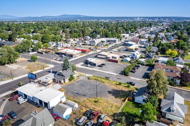 bird's eye view featuring a mountain view