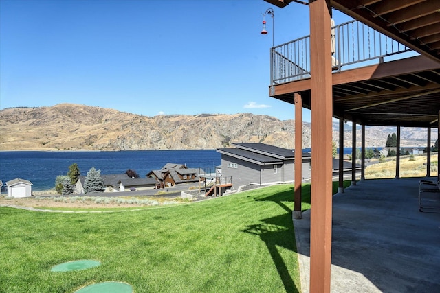 view of water feature featuring a mountain view