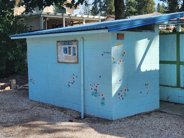 view of outdoor structure