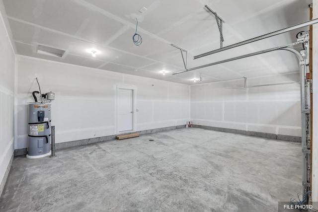 5871 S Sherri Lea Rd, Spokane, WA 99224 - garage featuring water heater