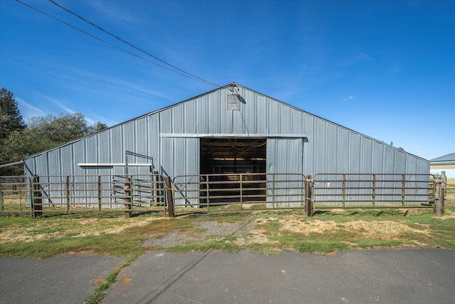 view of outbuilding