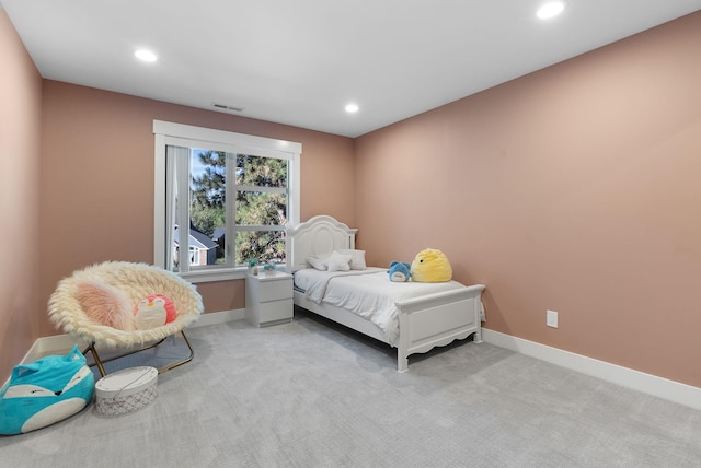 laundry area with cabinets, sink, light tile patterned floors, and washing machine and clothes dryer