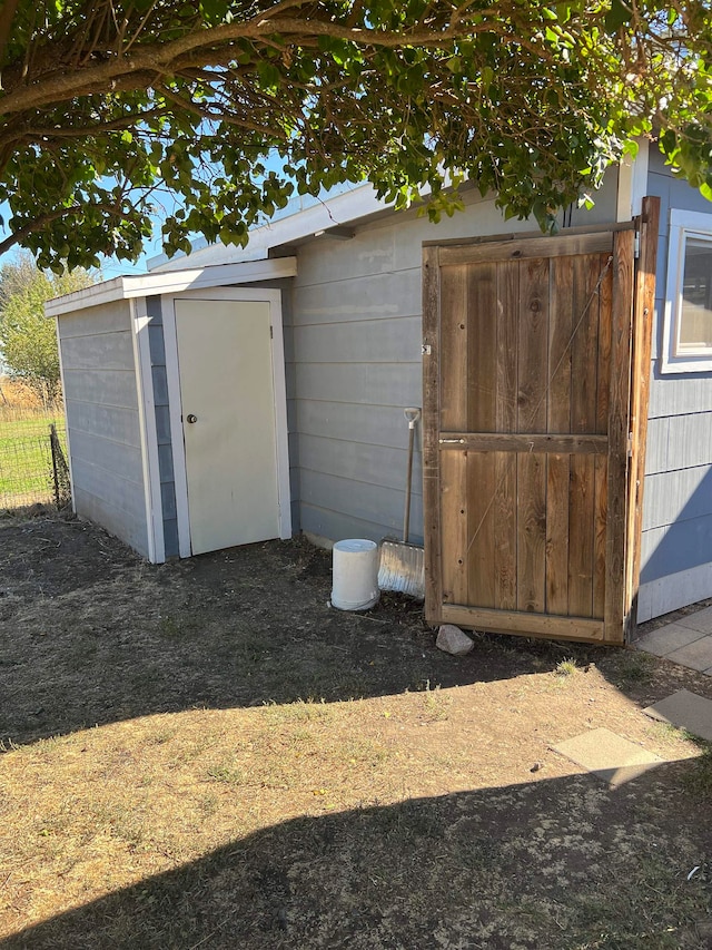 view of outbuilding