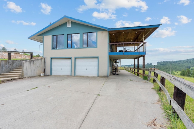 view of front of house featuring a garage