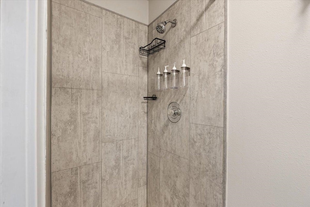 details featuring a tile shower