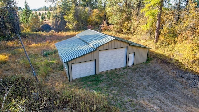 view of detached garage