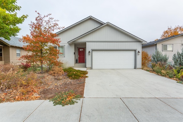 view of front facade featuring a garage