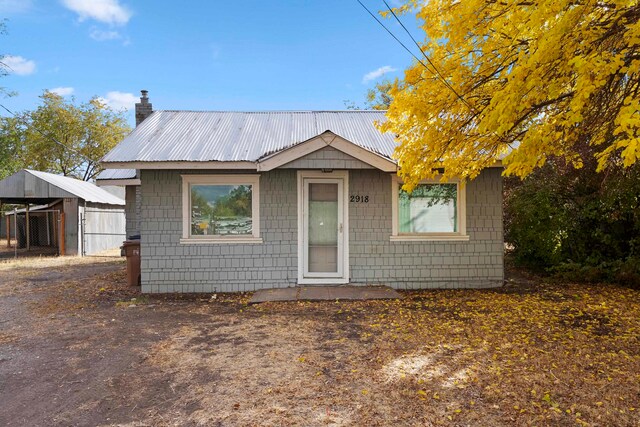 view of front of property