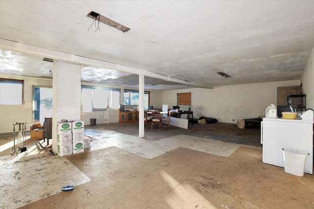 basement with washer / dryer