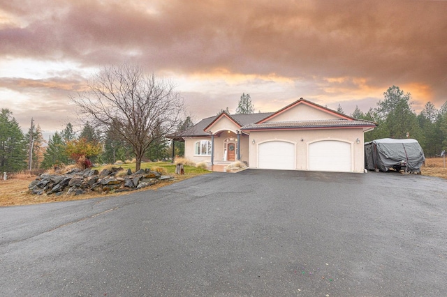 view of front facade featuring a garage