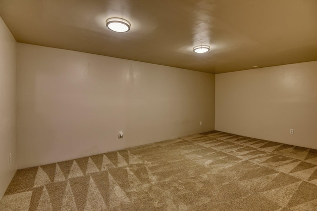 spare room with carpet flooring