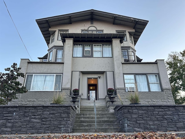 view of front of property featuring stucco siding