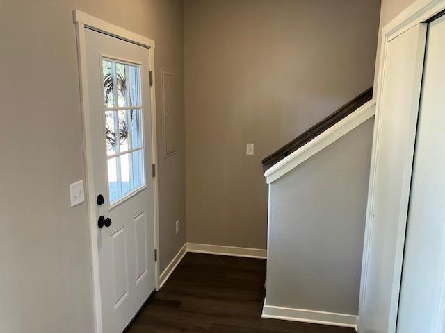 38105 N Frontage Rd, Elk, WA 99009 - foyer entrance featuring dark wood-style flooring and baseboards