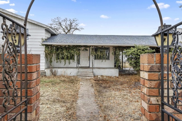 view of front of property