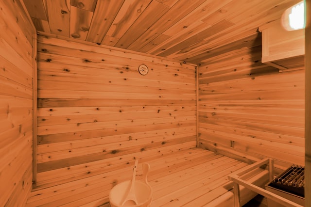 view of sauna / steam room