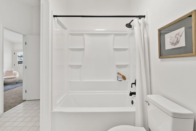 bathroom with toilet and shower / tub combo