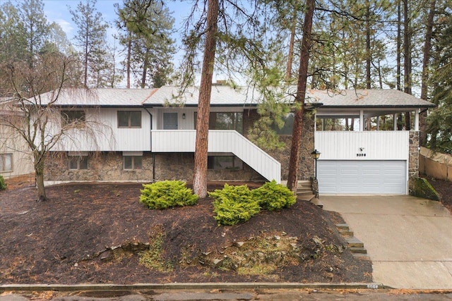 view of front of house featuring a garage