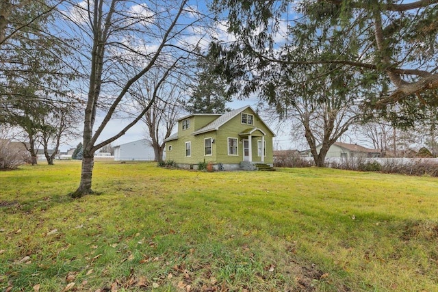 view of front facade with a front yard