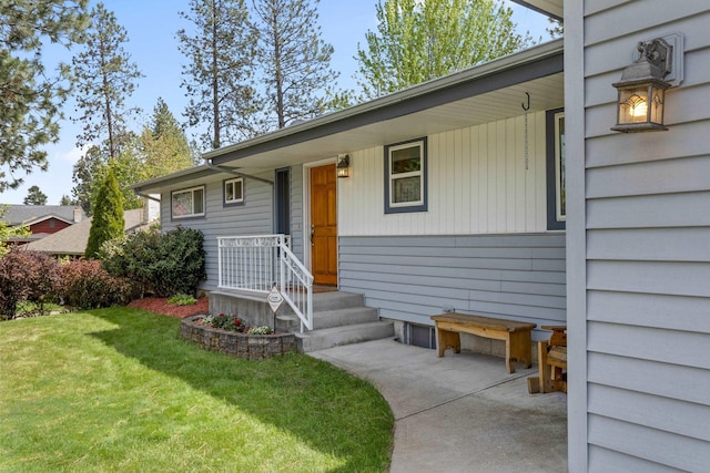 view of front of house with a front yard