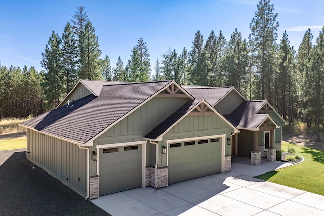 craftsman-style house featuring a garage