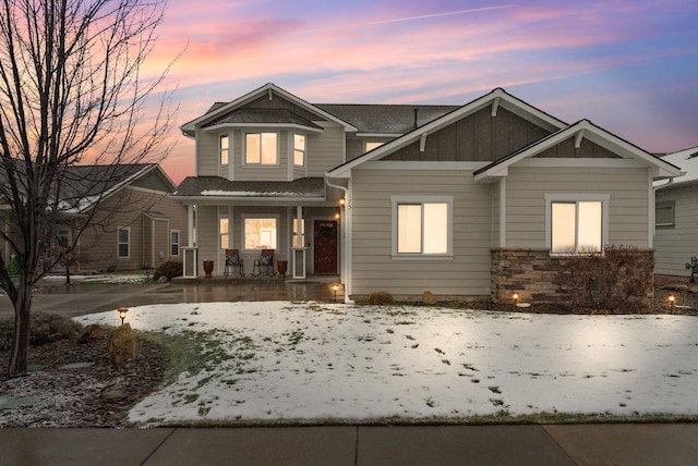 craftsman-style house with a porch