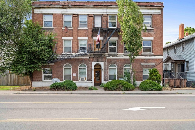 view of front facade