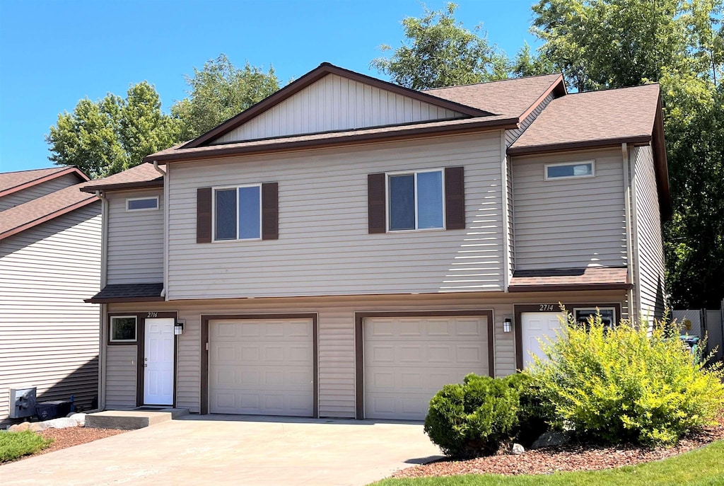 view of front of home with a garage