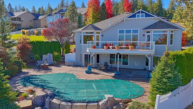 view of yard with a mountain view