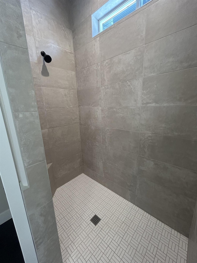 6010 N Windsor St, Spokane, WA 99208 - bathroom with a tile shower