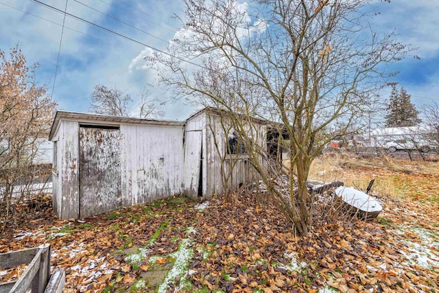 view of outbuilding