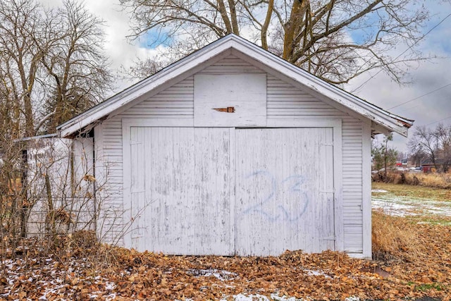 view of outbuilding